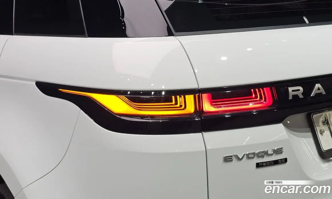 Land Rover Range Rover Evoque 2020 2.0 автомат (гидро), фото 9