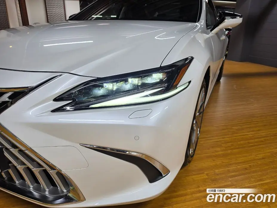 Lexus ES 2025 2.5 автомат (вариатор), фото 17