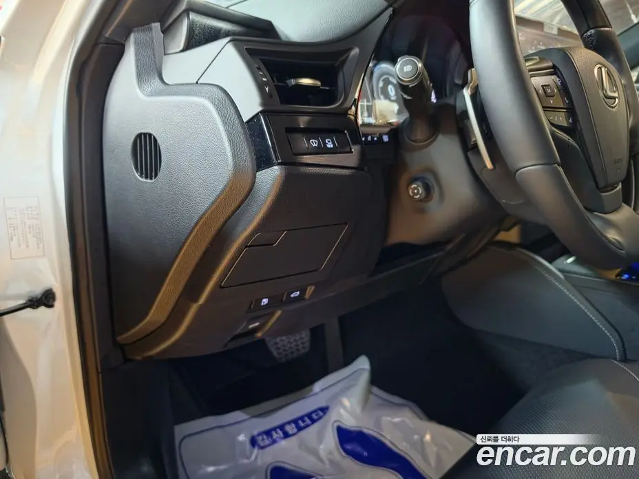 Lexus ES 2025 2.5 автомат (вариатор), фото 18