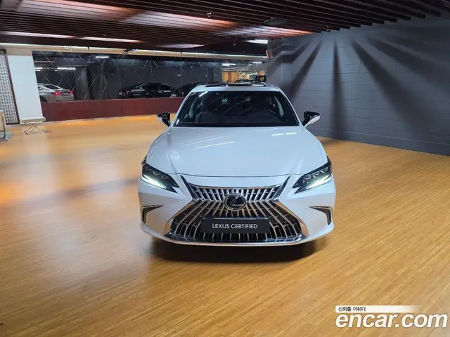 Lexus ES 2025 2.5 автомат (вариатор), миниатюра 3