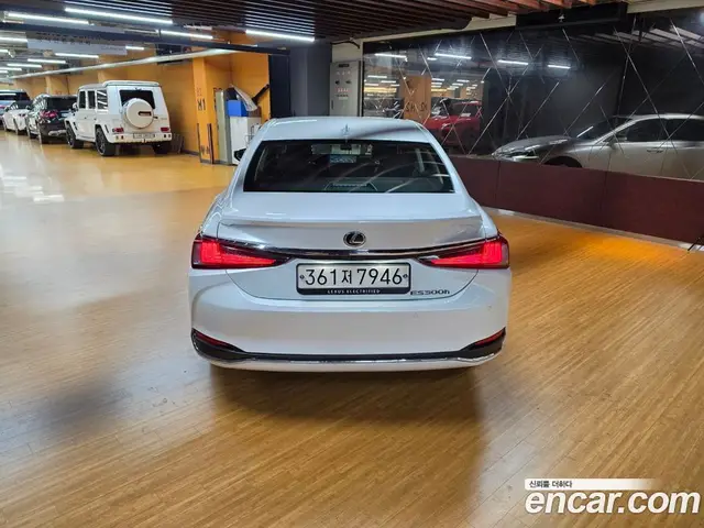 Lexus ES 2025 2.5 автомат (вариатор), миниатюра 4