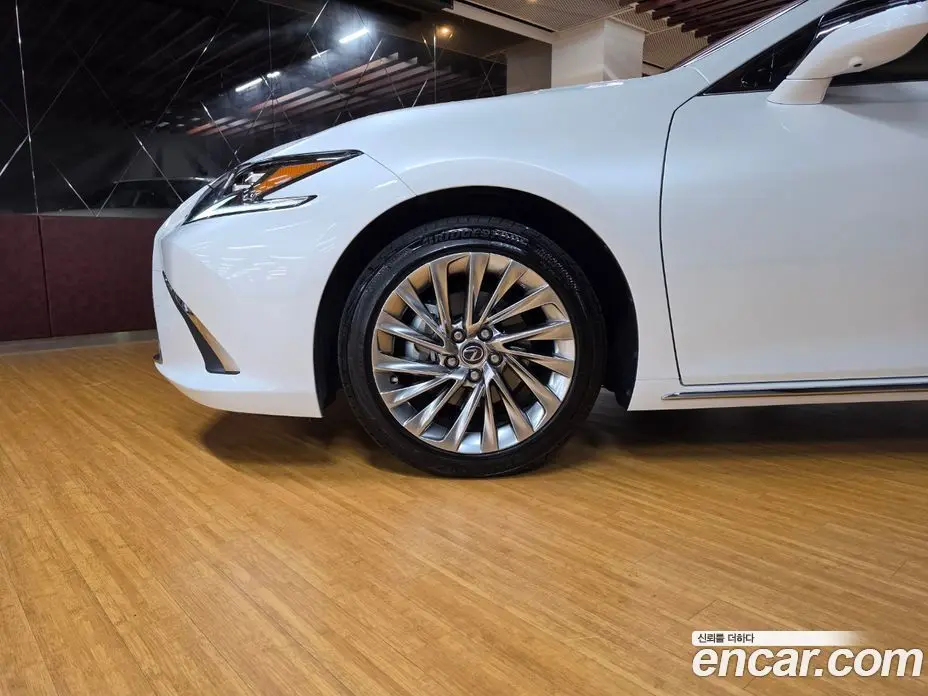 Lexus ES 2025 2.5 автомат (вариатор), фото 5