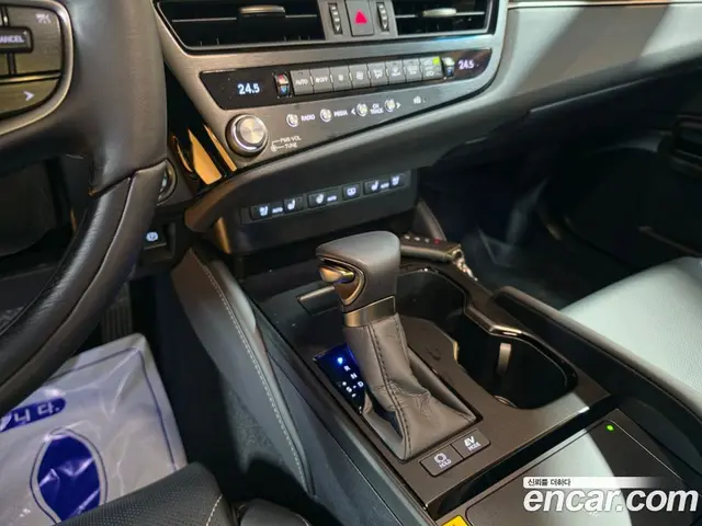 Lexus ES 2025 2.5 автомат (вариатор), миниатюра 9