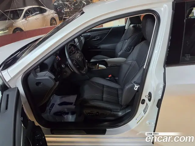Lexus ES 2025 2.5 автомат (вариатор), миниатюра 10