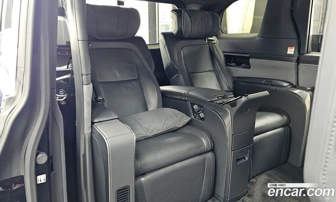 Lexus LM 2024 2.4 автомат (гидро), фото 18