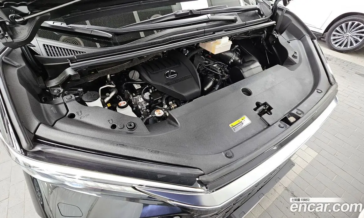 Lexus LM 2024 2.4 автомат (гидро), фото 6