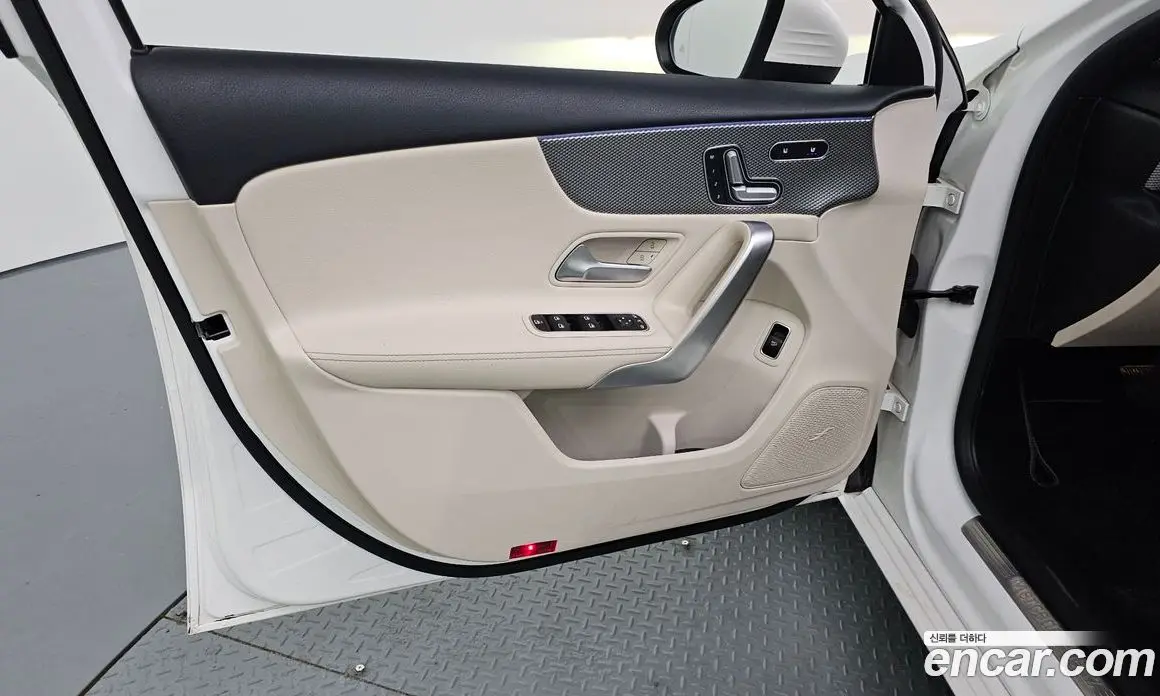 Mercedes-Benz A-Class 2021 2.0 автомат (гидро), фото 14