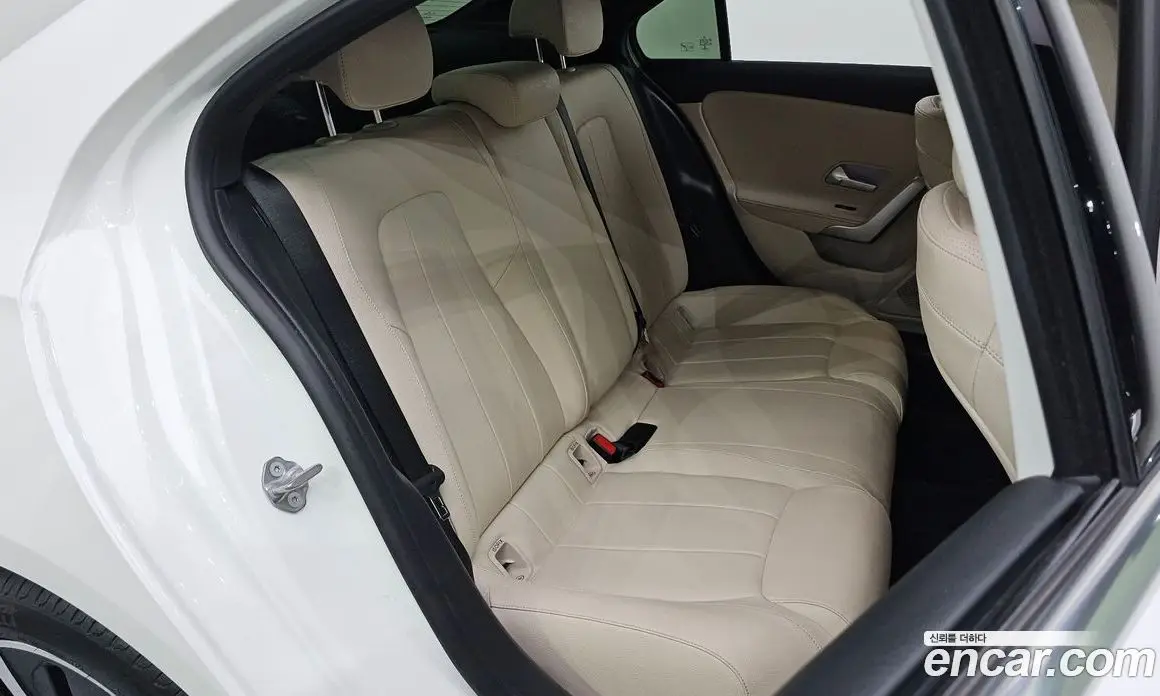 Mercedes-Benz A-Class 2021 2.0 автомат (гидро), фото 16