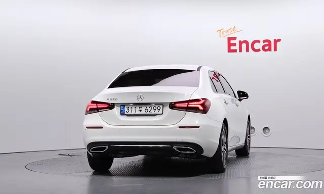 Mercedes-Benz A-Class 2021 2.0 автомат (гидро), миниатюра 4