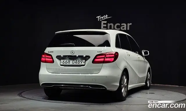 Mercedes-Benz B-Class 2015 2.1 автомат (гидро), миниатюра 4