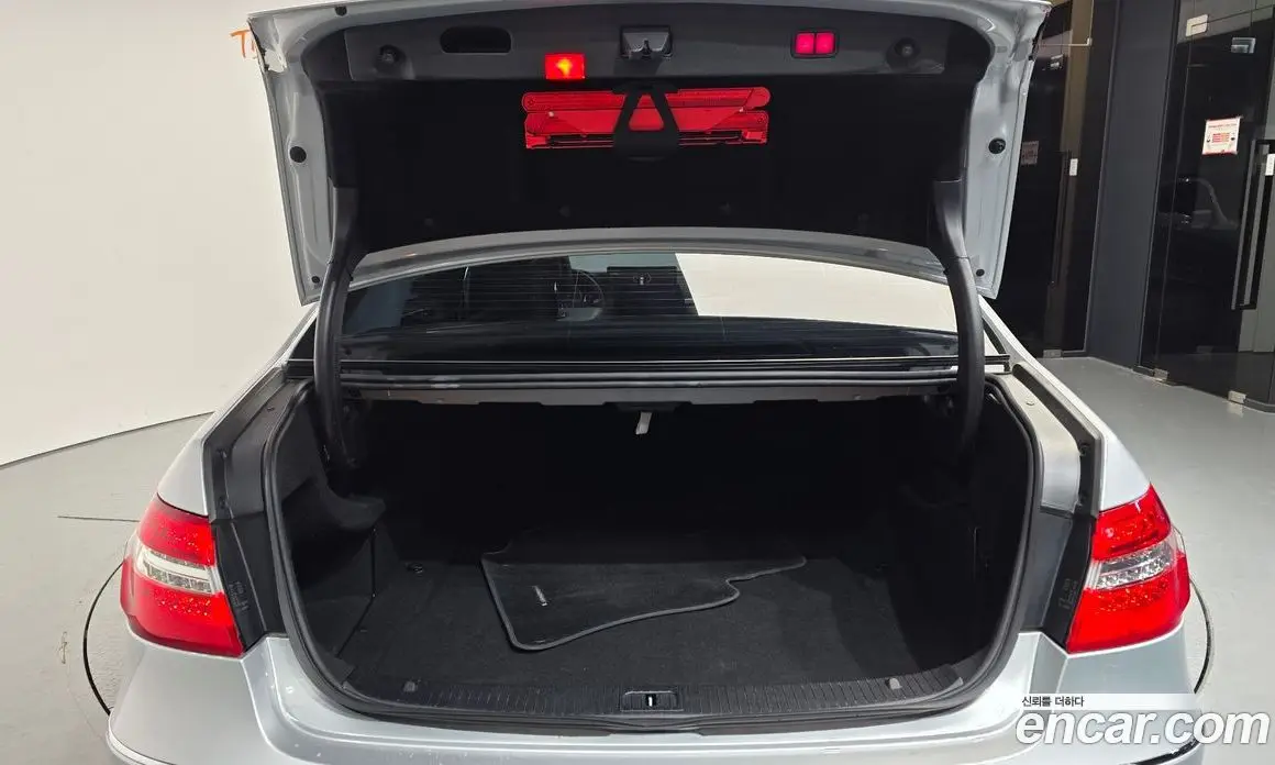 Mercedes-Benz E-Class 2010 3.5 автомат (гидро), фото 20