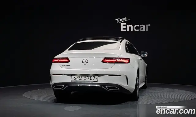 Mercedes-Benz E-Class 2017 1.9 автомат (гидро), миниатюра 4 Mercedes-Benz E-Class 2017 1.9 автомат (гидро), миниатюра 4