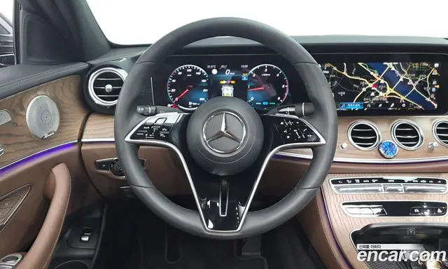 Mercedes-Benz E-Class 2023 1.9 автомат (гидро), миниатюра 12