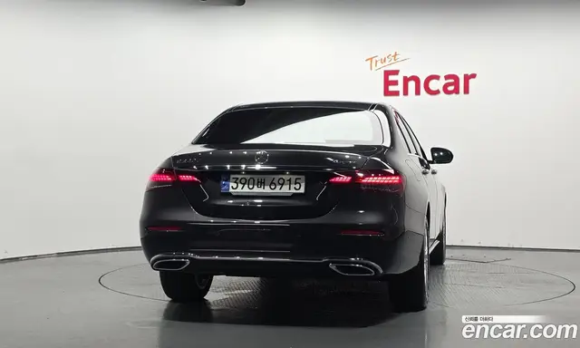 Mercedes-Benz E-Class 2023 1.9 автомат (гидро), миниатюра 4