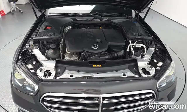Mercedes-Benz E-Class 2023 1.9 автомат (гидро), миниатюра 6