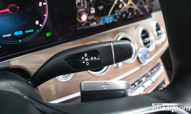 Mercedes-Benz E-Class 2023 1.9 автомат (гидро), миниатюра 9