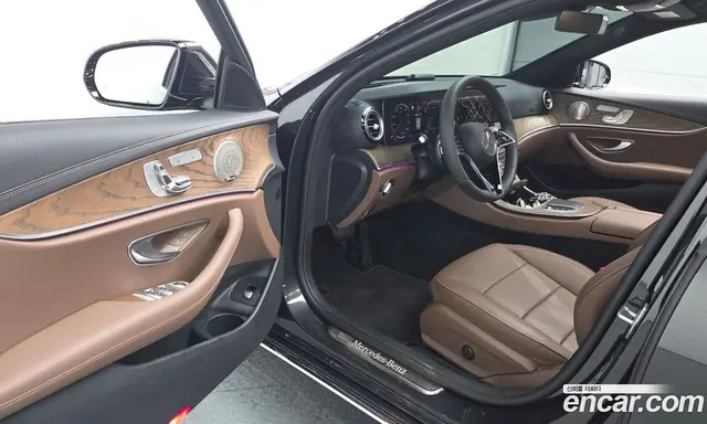 Mercedes-Benz E-Class 2023 1.9 автомат (гидро), миниатюра 10