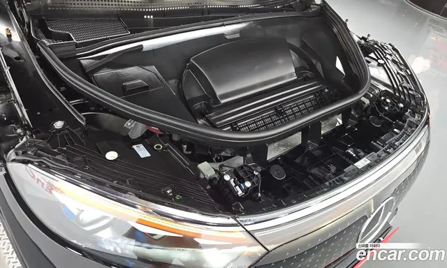 Mercedes-Benz EQS 2023 0.3 автомат (гидро), миниатюра 5