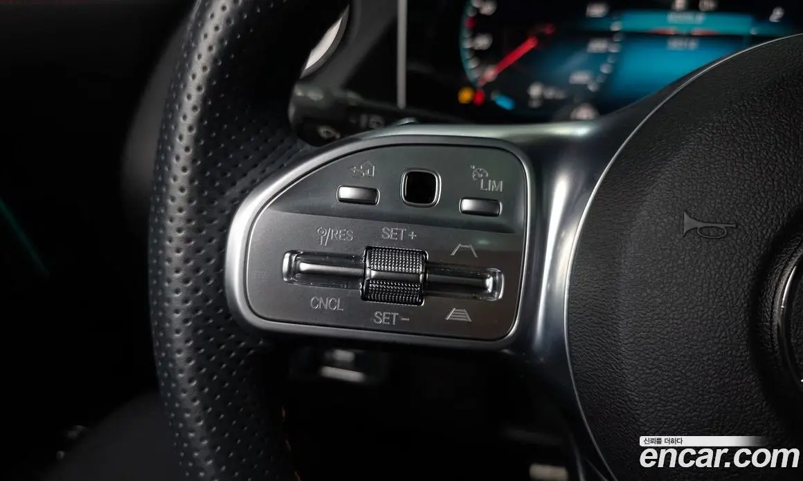 Mercedes-Benz GLA-Class 2020 2.0 автомат (гидро), фото 28