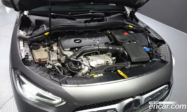 Mercedes-Benz GLA-Class 2020 2.0 автомат (гидро), миниатюра 6