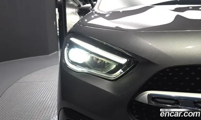 Mercedes-Benz GLA-Class 2020 2.0 автомат (гидро), миниатюра 8