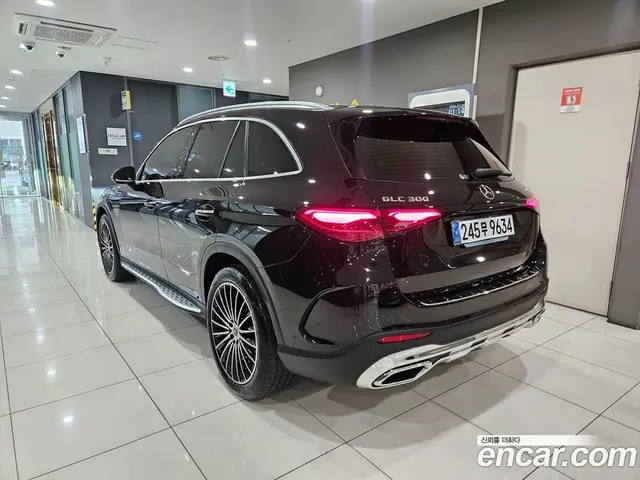 Mercedes-Benz GLC-Class 2023 2.0 автомат (гидро), миниатюра 2
