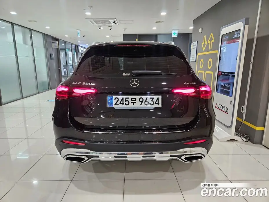 Mercedes-Benz GLC-Class 2023 2.0 автомат (гидро), фото 4