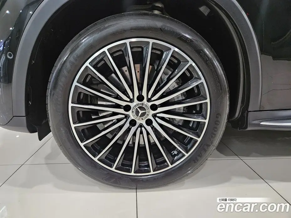 Mercedes-Benz GLC-Class 2023 2.0 автомат (гидро), фото 5