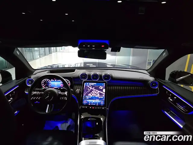 Mercedes-Benz GLC-Class 2023 2.0 автомат (гидро), миниатюра 7