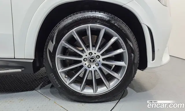 Mercedes-Benz GLE-Class 2023 2.9 автомат (гидро), миниатюра 5