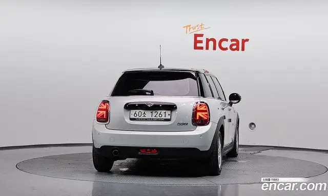 Mini Cooper 2018 1.5 автомат (гидро), миниатюра 3