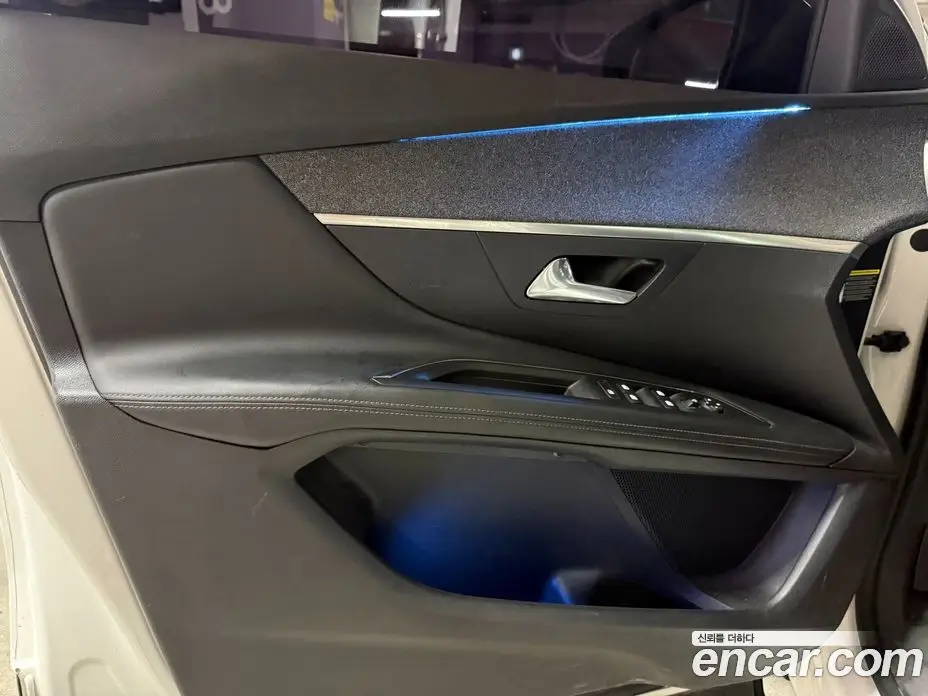 Peugeot 3008 2018 1.6 автомат (гидро), фото 18