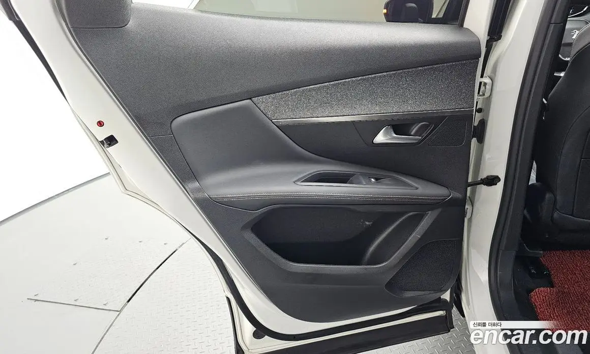 Peugeot 3008 2019 1.5 автомат (гидро), фото 15