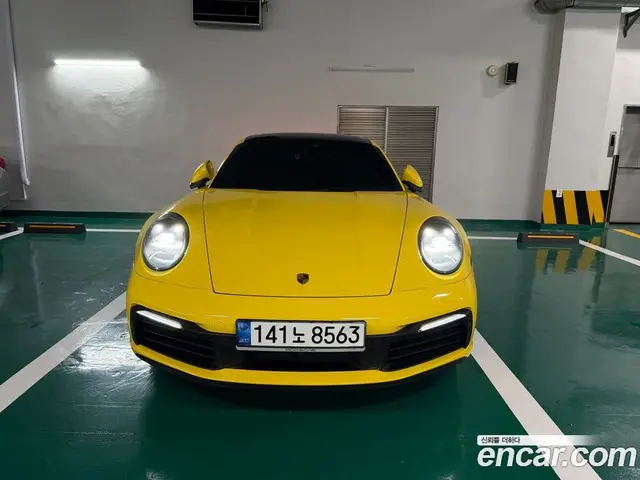 Porsche 911 2021 3.0 автомат (гидро), миниатюра 3