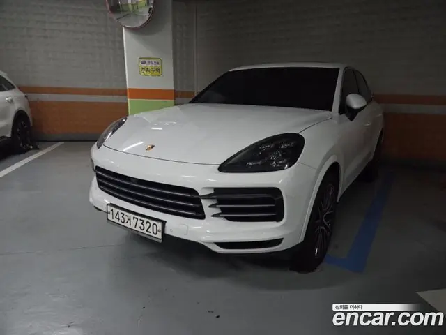 Porsche Cayenne 2019 3.0 автомат (гидро), миниатюра 1