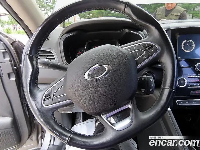 Renault (Samsung) QM6 2018 2.0 автомат (гидро), миниатюра 8 Renault (Samsung) QM6 2018 2.0 автомат (гидро), миниатюра 8