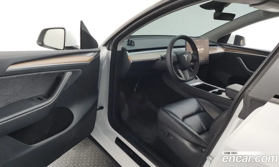 Tesla Model Y 2024 0.2 автомат (гидро), фото 13