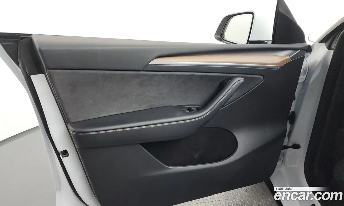 Tesla Model Y 2024 0.2 автомат (гидро), фото 14