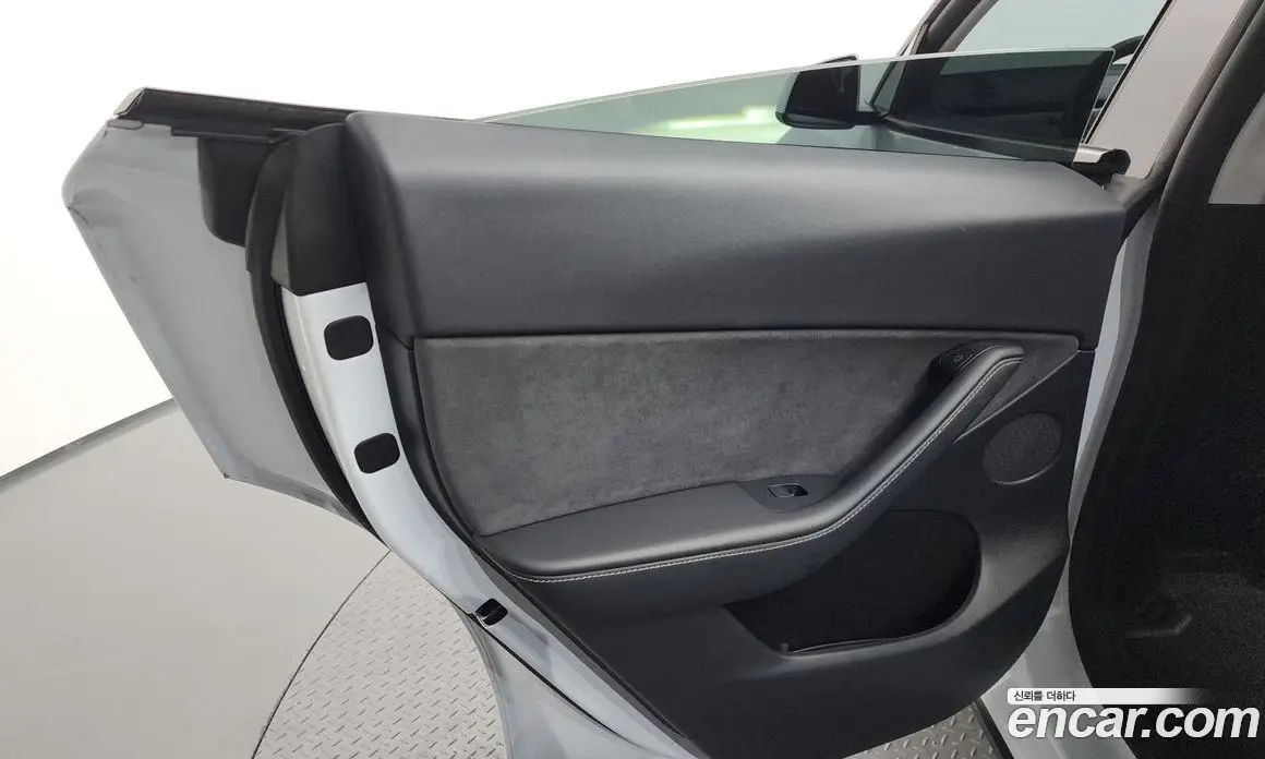 Tesla Model Y 2024 0.2 автомат (гидро), фото 15