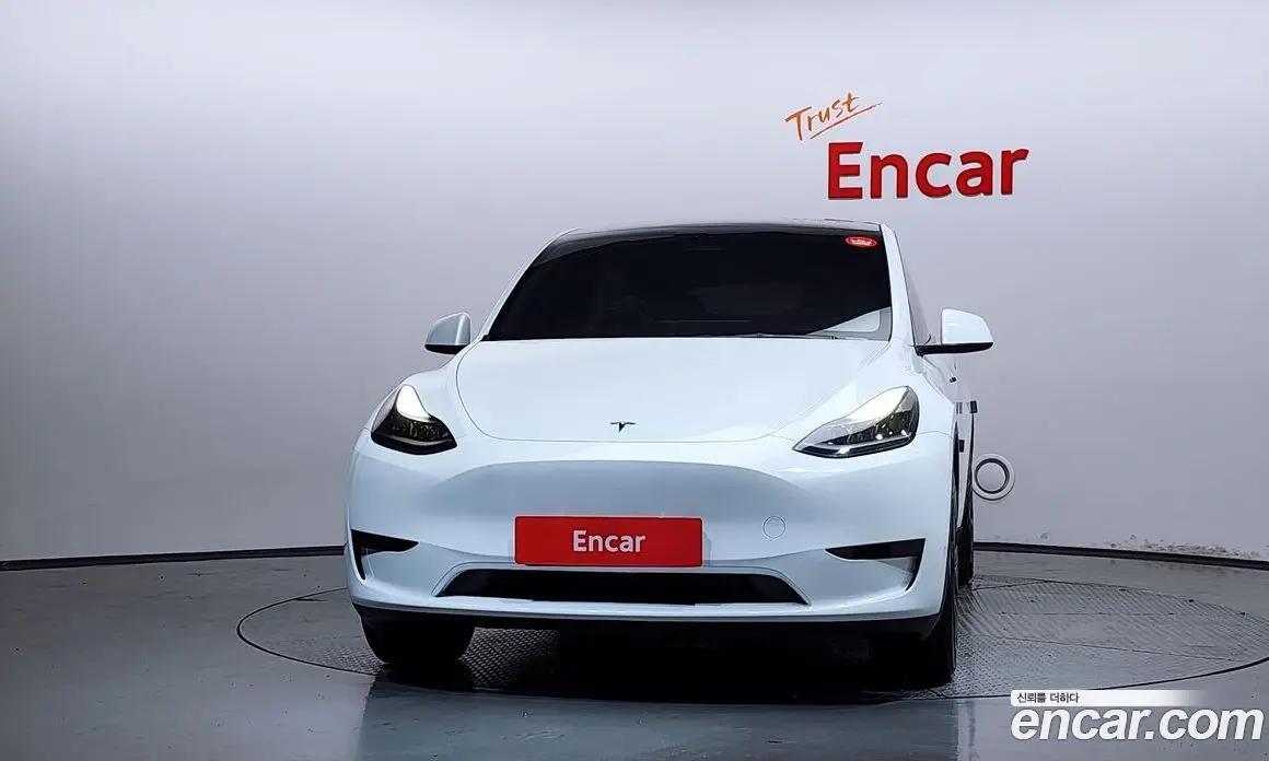 Tesla Model Y 2024 0.2 автомат (гидро), фото 3
