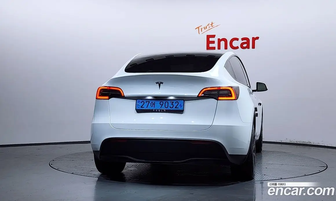 Tesla Model Y 2024 0.2 автомат (гидро), фото 4