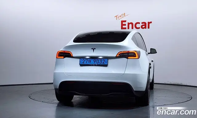 Tesla Model Y 2024 0.2 автомат (гидро), миниатюра 4