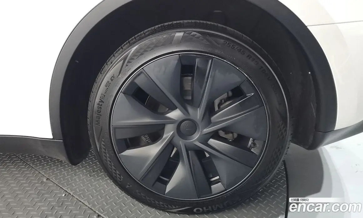 Tesla Model Y 2024 0.2 автомат (гидро), фото 7