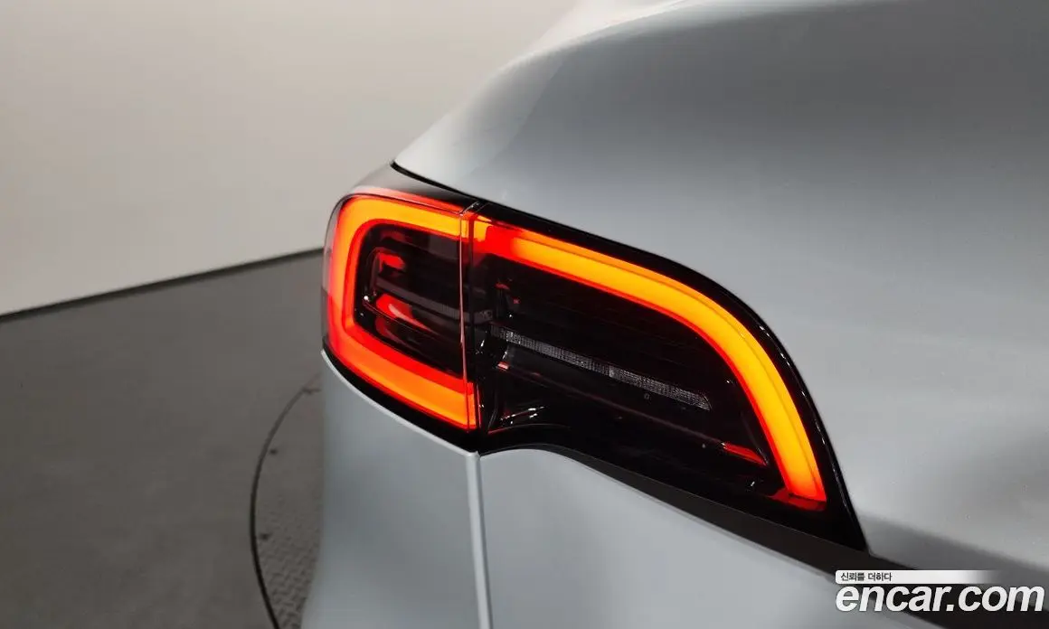 Tesla Model Y 2024 0.2 автомат (гидро), фото 9