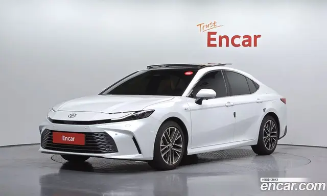 Toyota Camry, 2025, 5 388 км