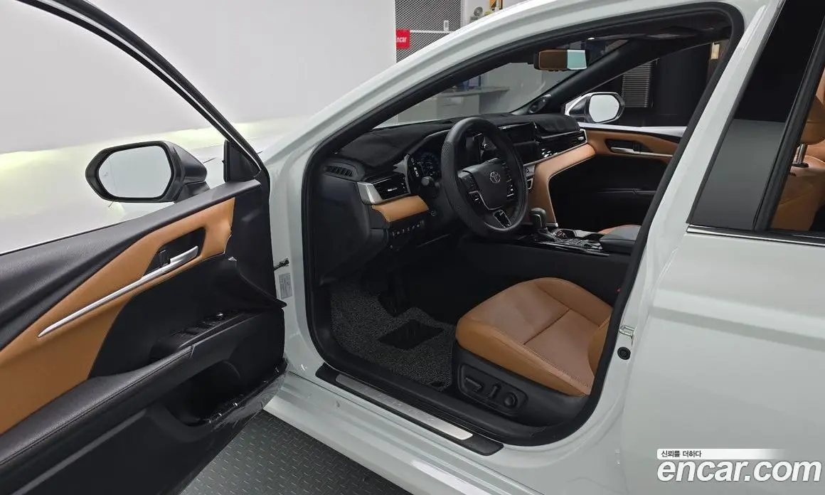 Toyota Camry 2025 2.5 автомат (гидро), фото 10