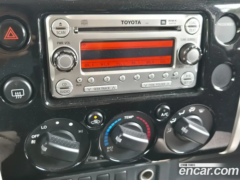 Toyota FJ Cruiser 2012 3.9 автомат (гидро), фото 18