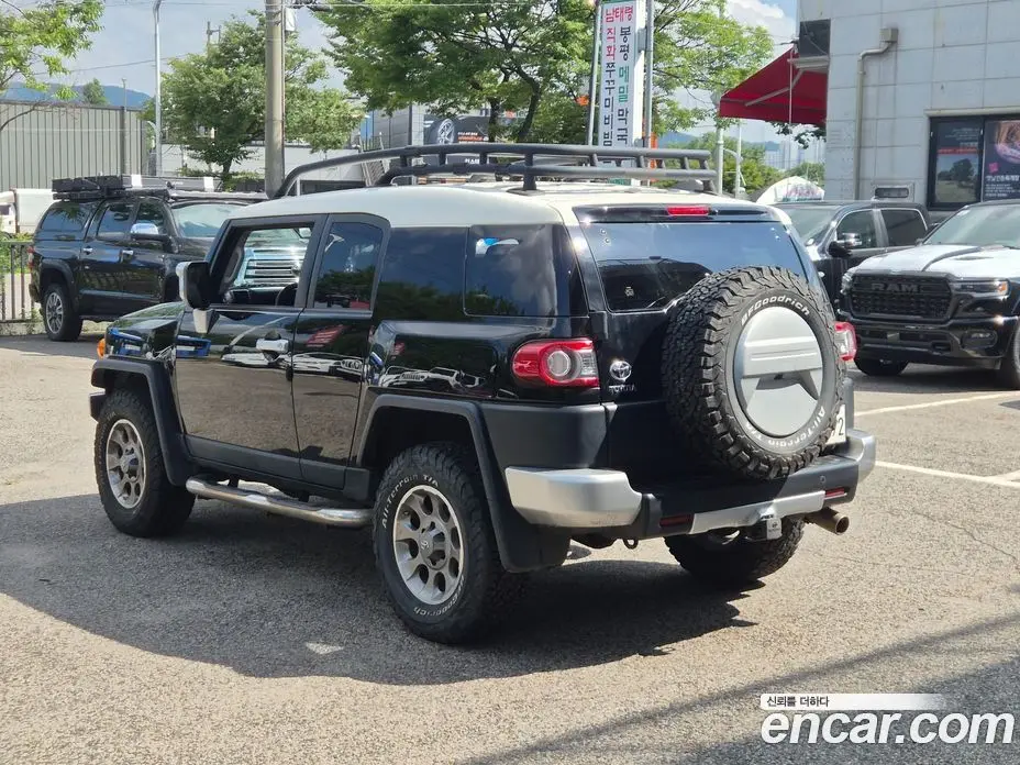Toyota FJ Cruiser 2012 3.9 автомат (гидро), фото 6