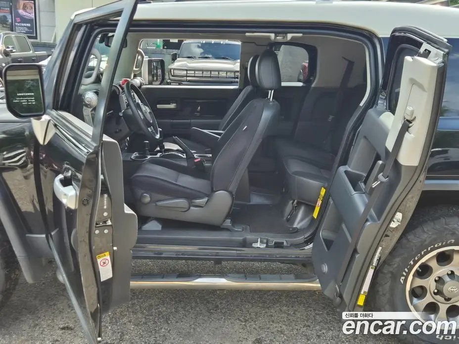Toyota FJ Cruiser 2012 3.9 автомат (гидро), фото 9