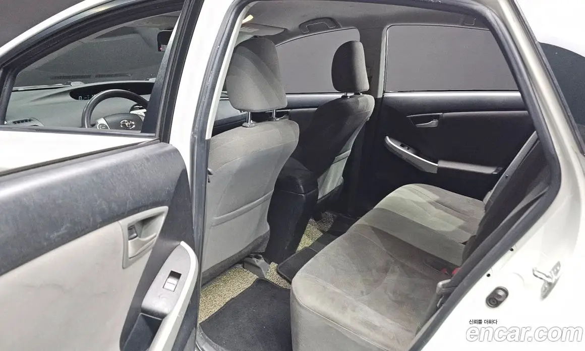 Toyota Prius 2015 1.8 автомат (гидро), фото 11